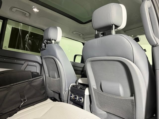 Used 2025 Land Rover Defender 110 X AWD/4WD image 30