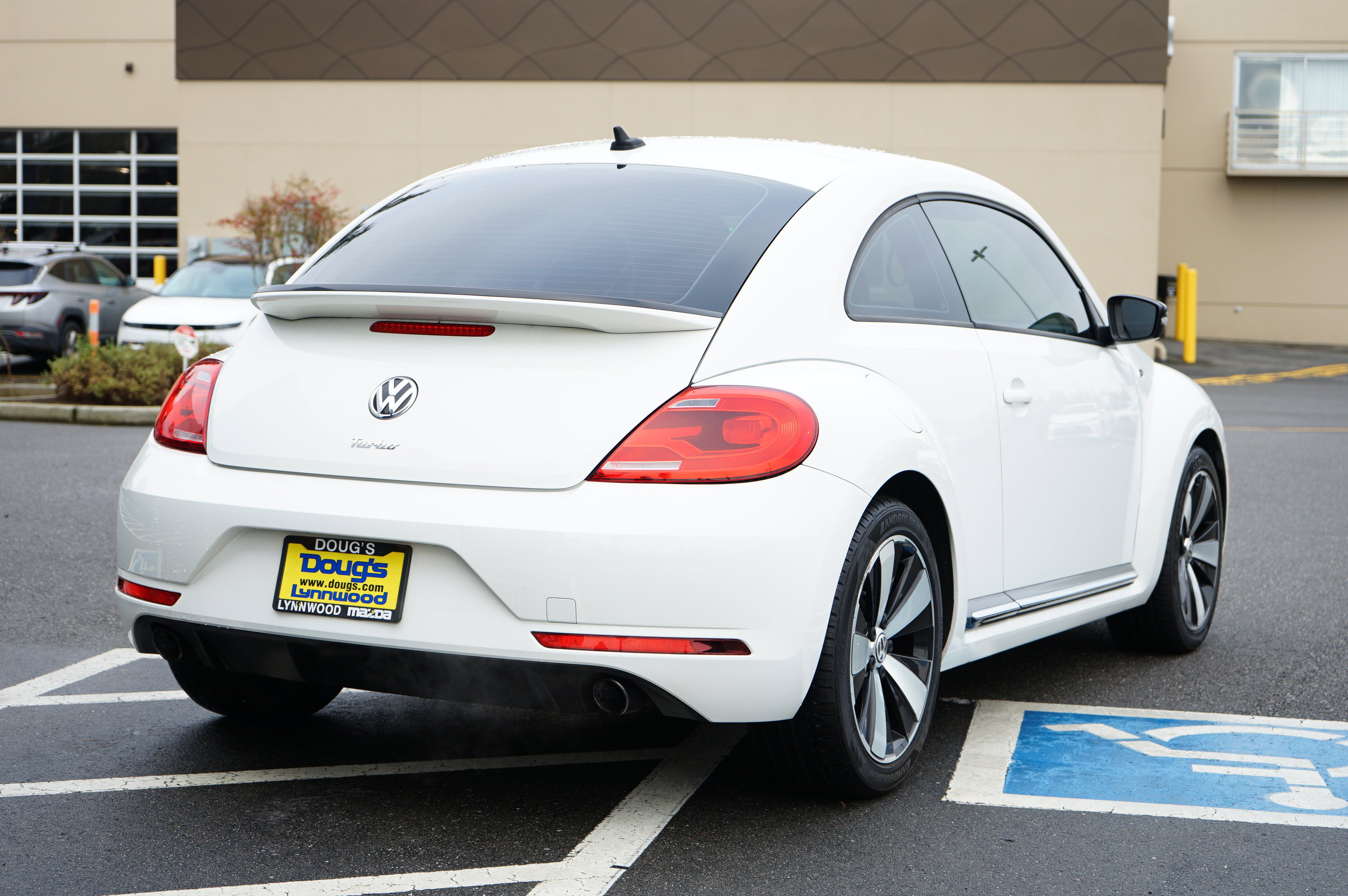 Used 2014 Volkswagen Beetle R-Line image 4
