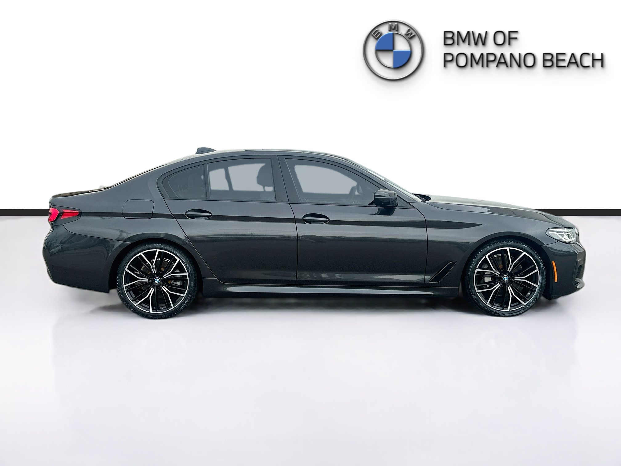 Used 2021 BMW 530i w/ M Sport Package RWD image 8
