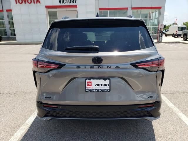 New 2026 Toyota Sienna XSE FWD image 6