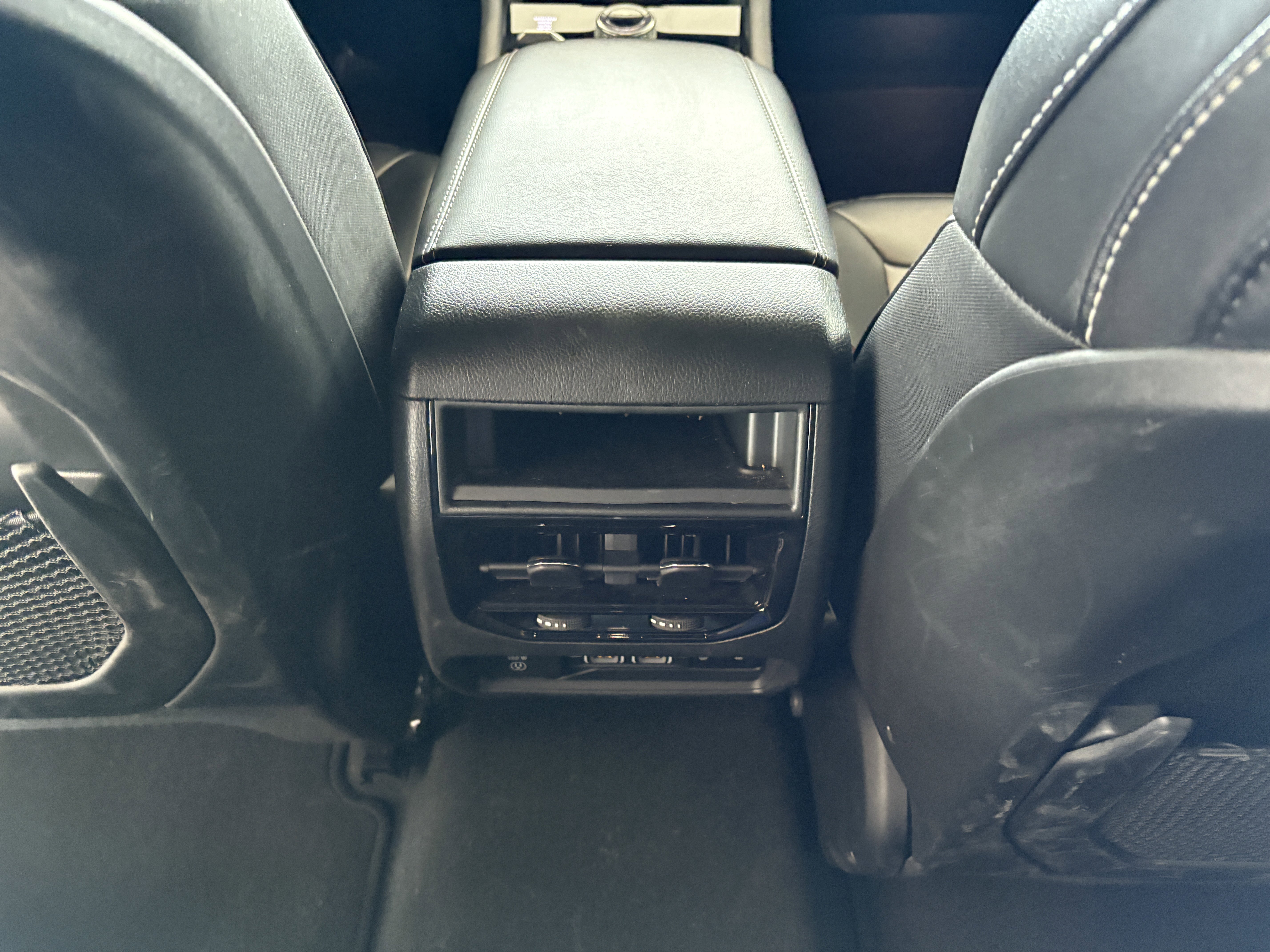 Used 2024 Jeep Grand Cherokee Limited w/ Trailer Tow Package image 21