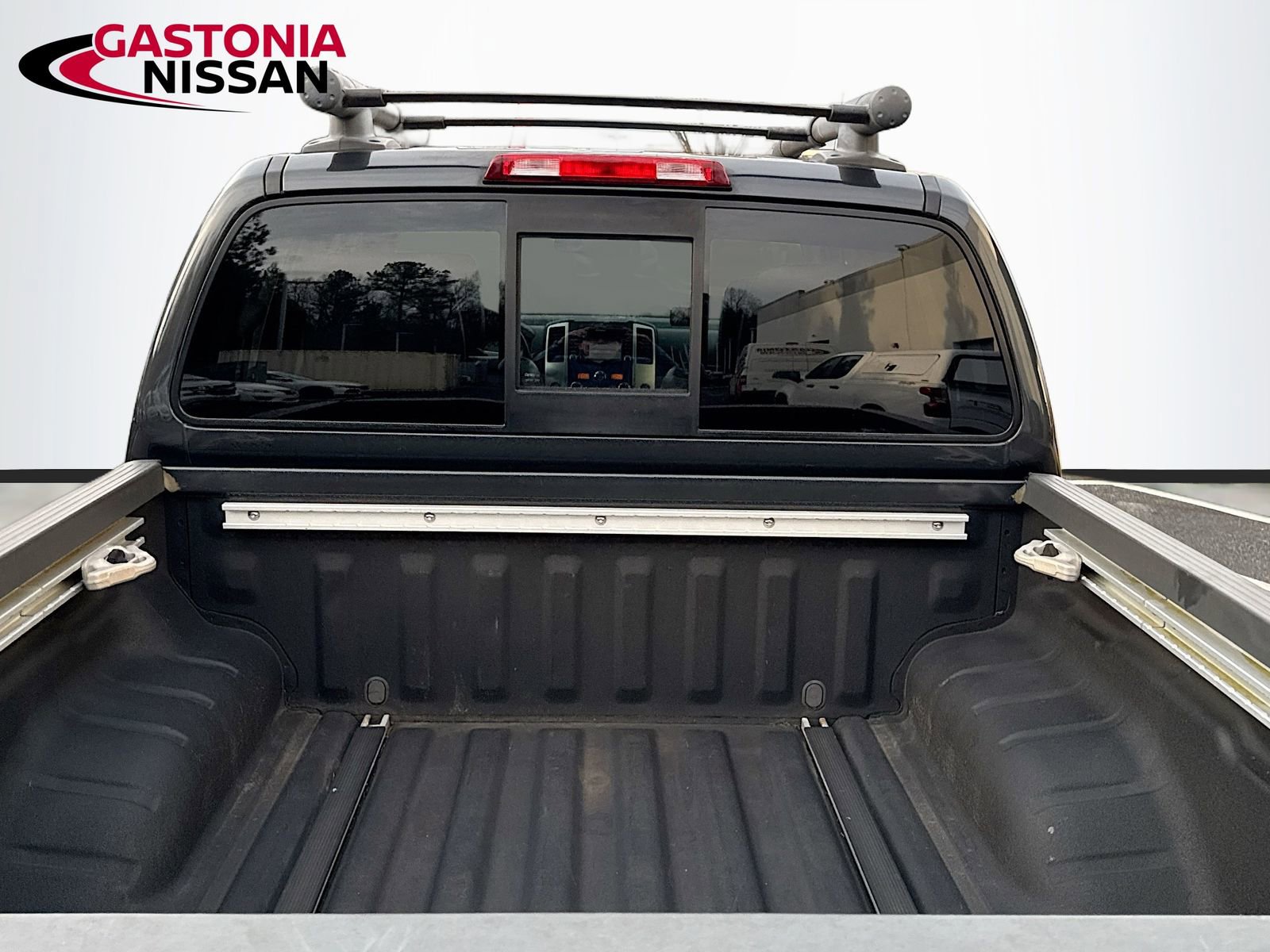 Used 2015 Nissan Frontier PRO-4X w/ Pro-4x Luxury Package image 35