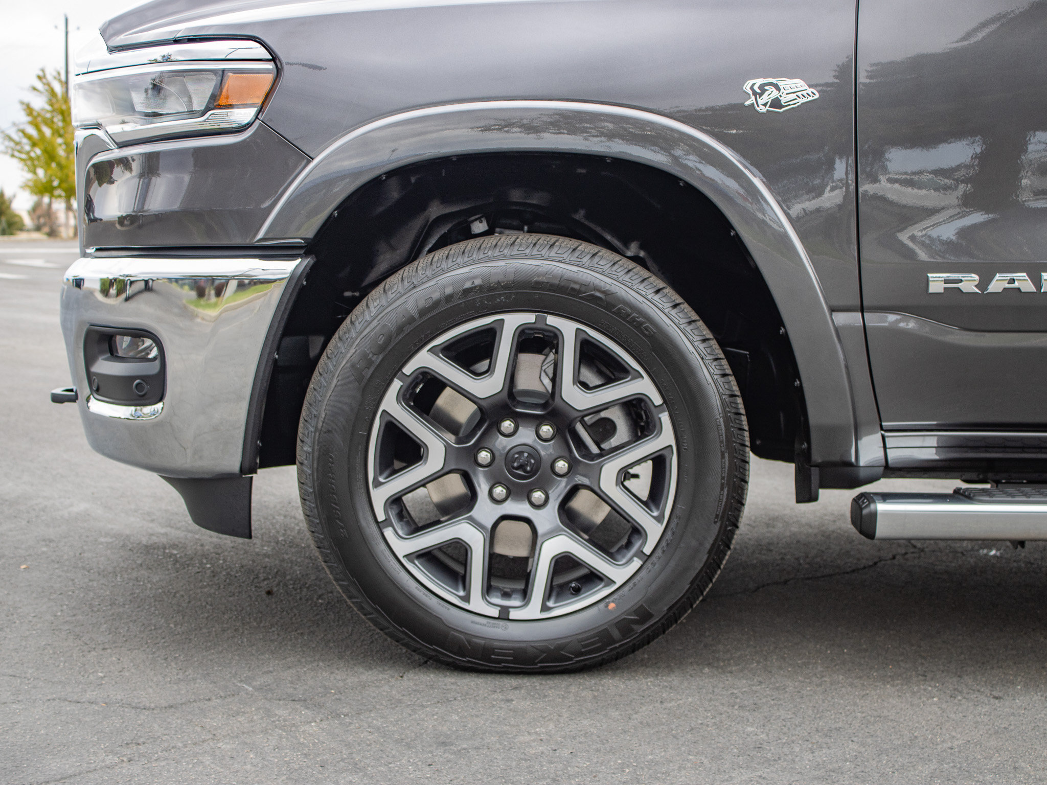 New 2027 RAM 1500 Laramie w/ Chrome Appearance Group AWD/4WD image 5