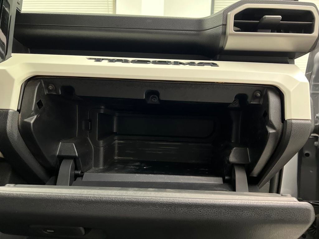 Used 2024 Toyota Tacoma TRD Off-Road image 27