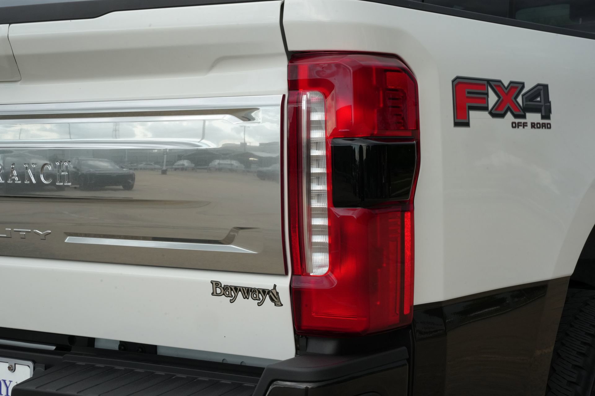 Used 2025 Ford F350 King Ranch w/ FX4 Off-Road Package AWD/4WD image 19