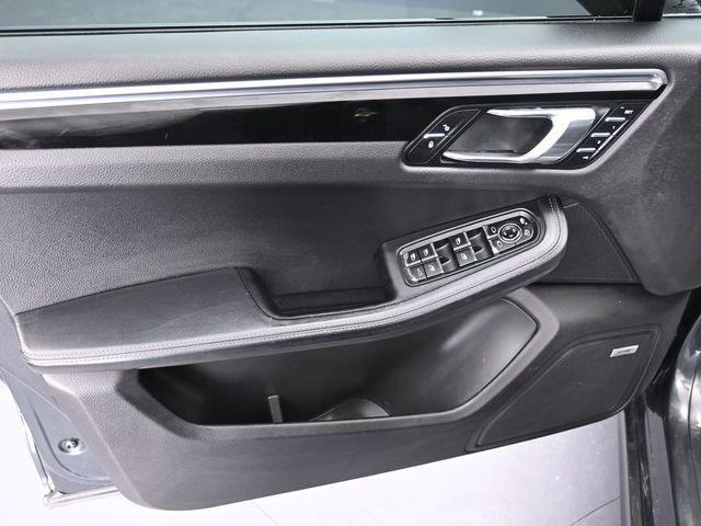 Used 2017 Porsche Macan GTS w/ Premium Package Plus image 26