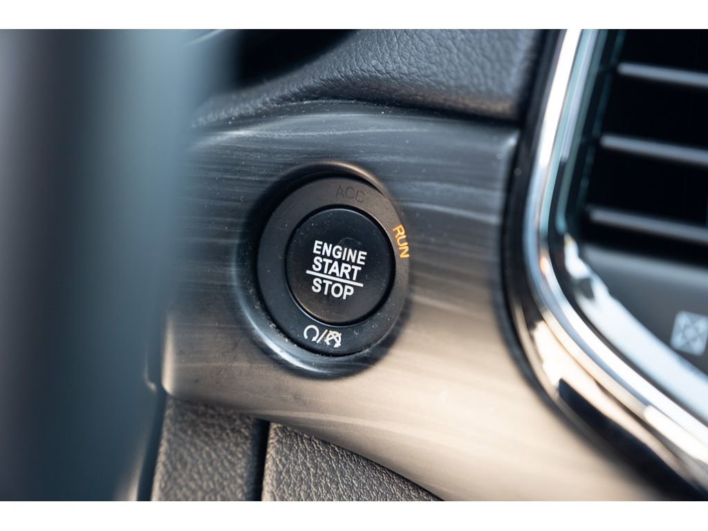 Used 2021 Jeep Grand Cherokee Laredo X image 27