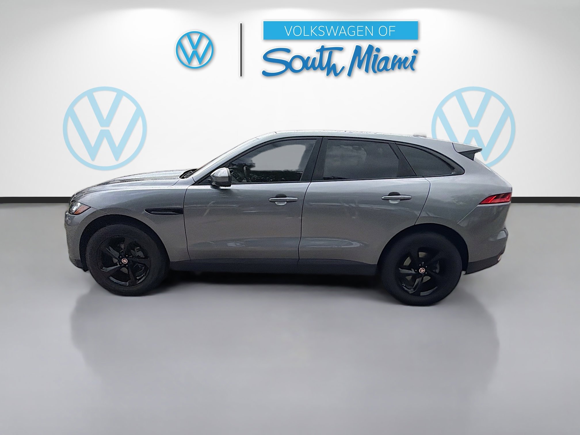 Used 2020 Jaguar F-PACE Premium image 4
