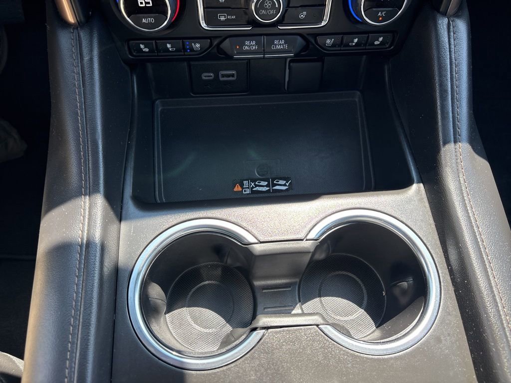 Certified 2024 Chevrolet Tahoe High Country w/ Advanced Technology Package image 35