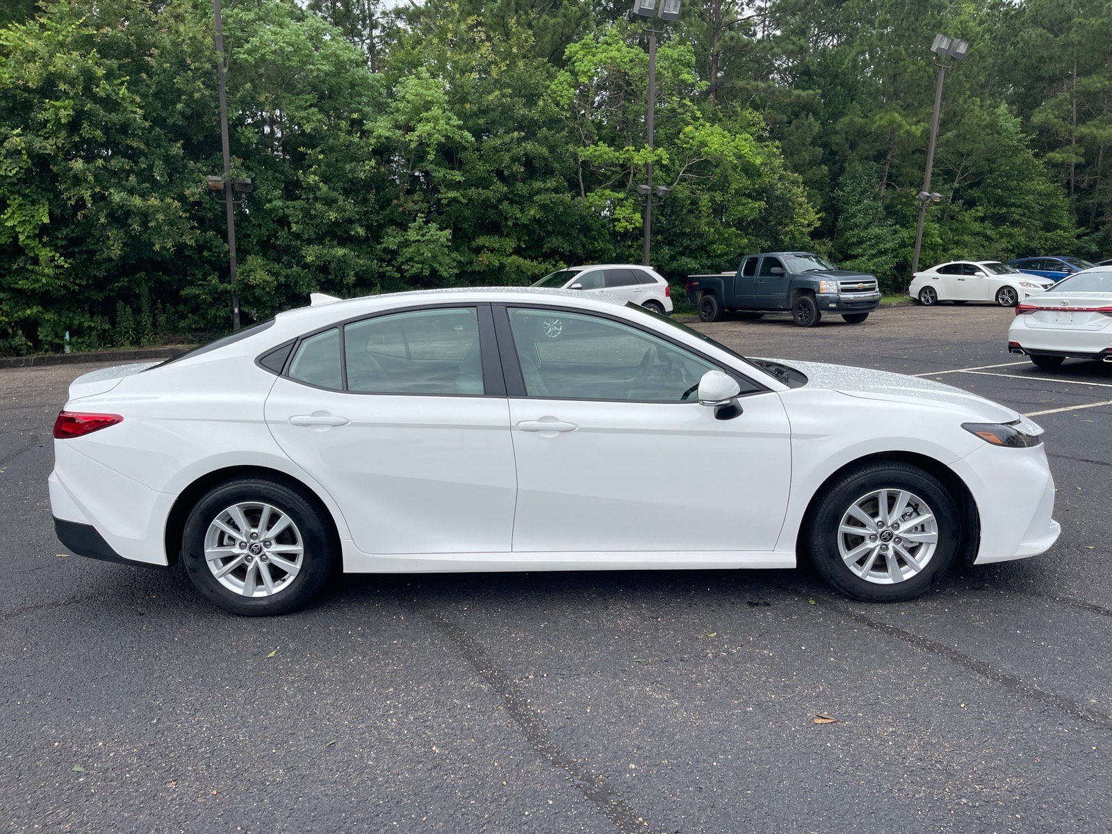 Used 2025 Toyota Camry LE FWD image 21