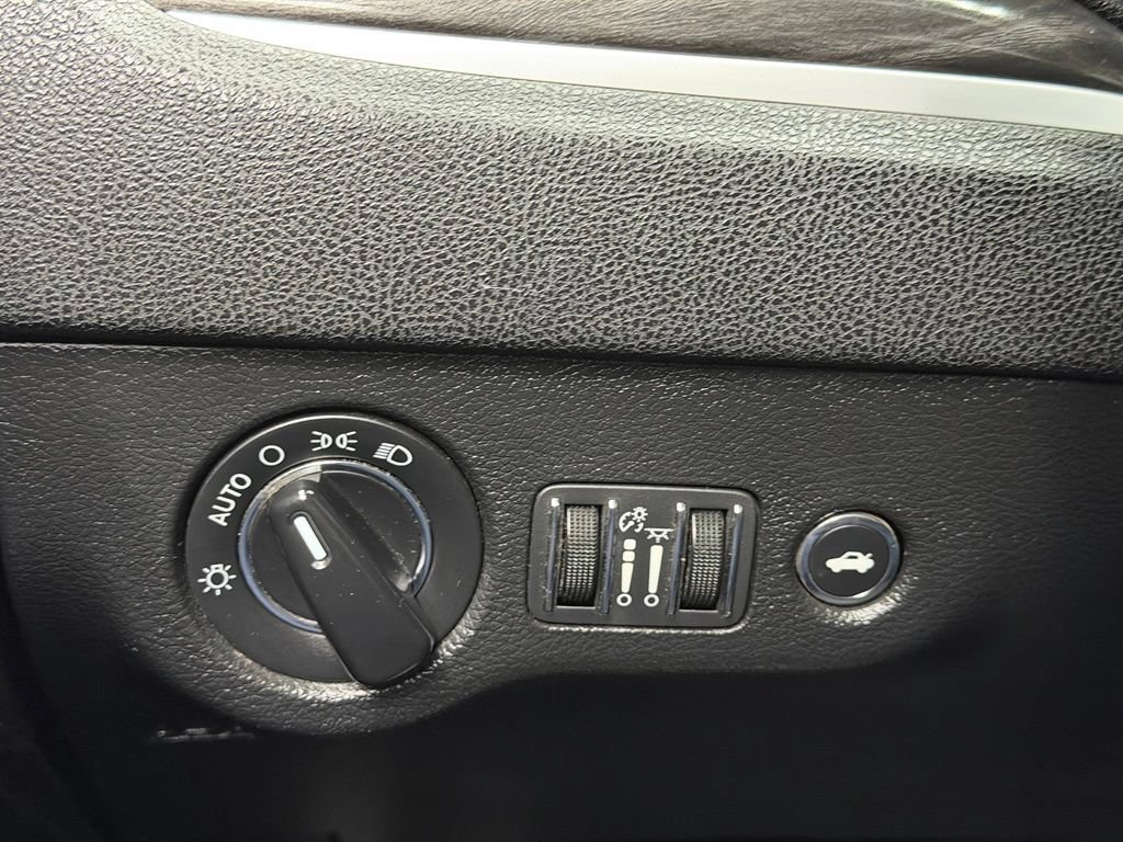 Used 2019 Chrysler 300 Touring w/ Sport Appearance Package RWD image 30