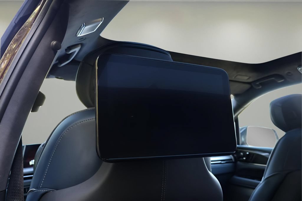 New 2025 Cadillac Escalade IQ Luxury 2 AWD/4WD image 17