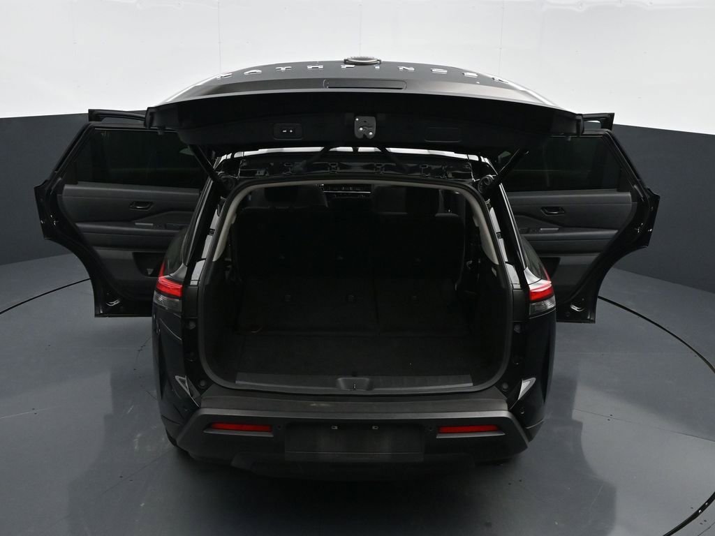 Used 2025 Nissan Pathfinder SV FWD image 41