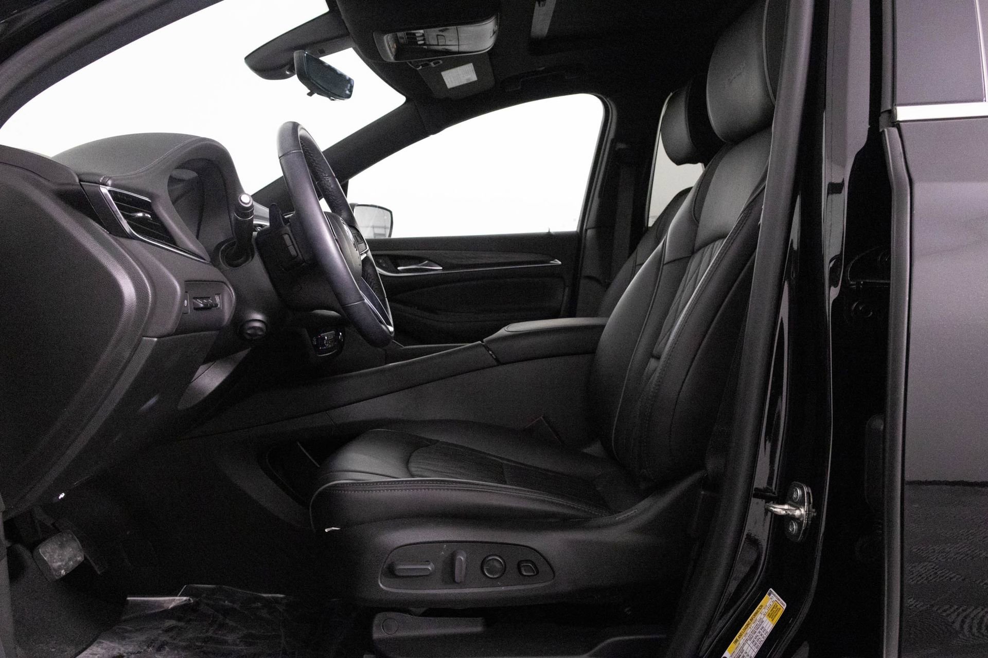 Certified 2023 Buick Enclave Avenir w/ Avenir Technology Package image 17