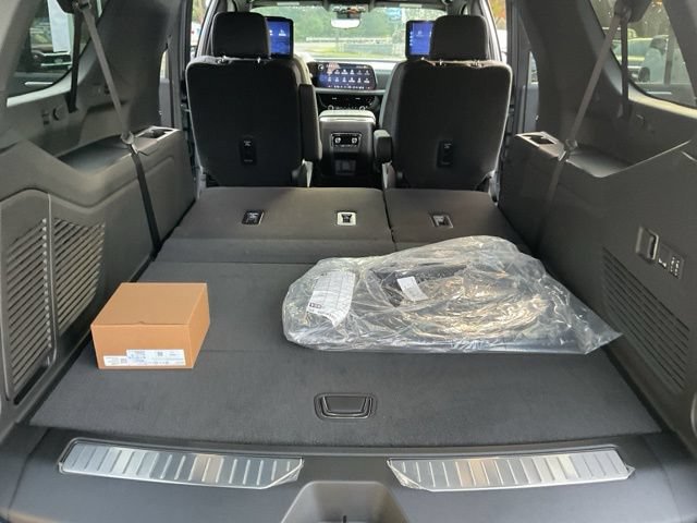 New 2026 Chevrolet Suburban High Country AWD/4WD image 25