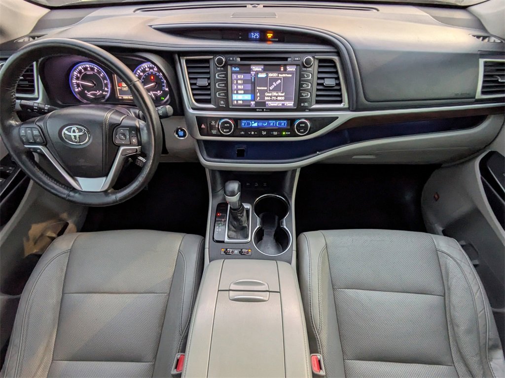 Used 2015 Toyota Highlander Limited Platinum image 17