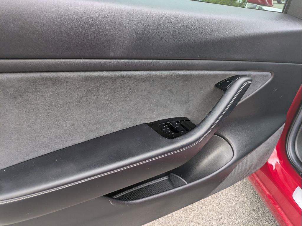 Used 2018 Tesla Model 3 Mid Range image 14