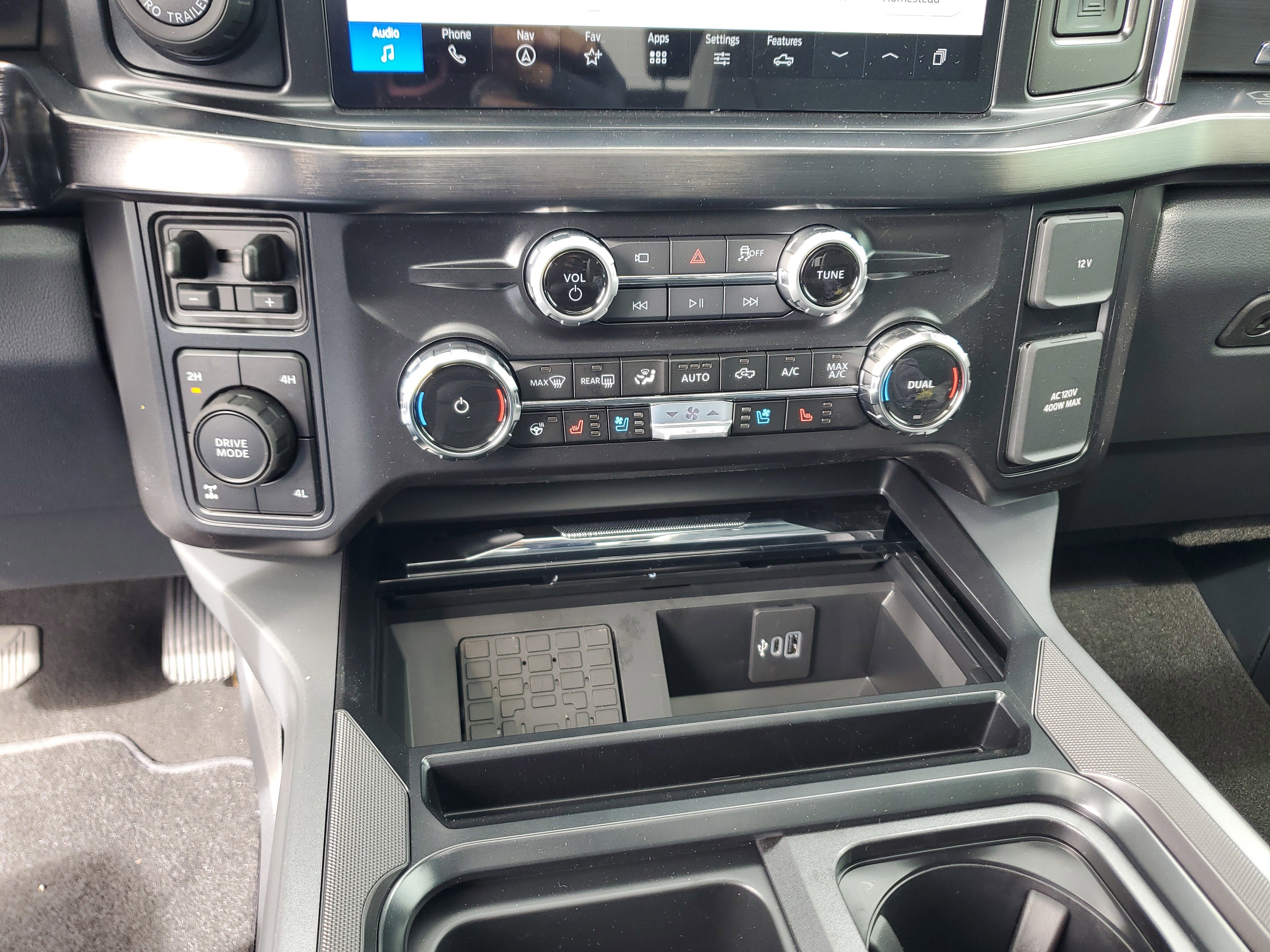 New 2026 Ford F250 Lariat w/ Black Appearance Package image 19