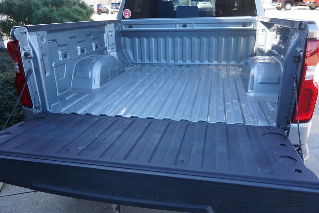 Used 2026 Chevrolet Silverado 1500 RST AWD/4WD image 17
