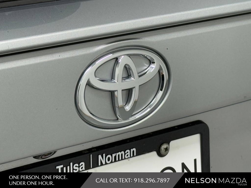 Used 2020 Toyota RAV4 XLE FWD image 16