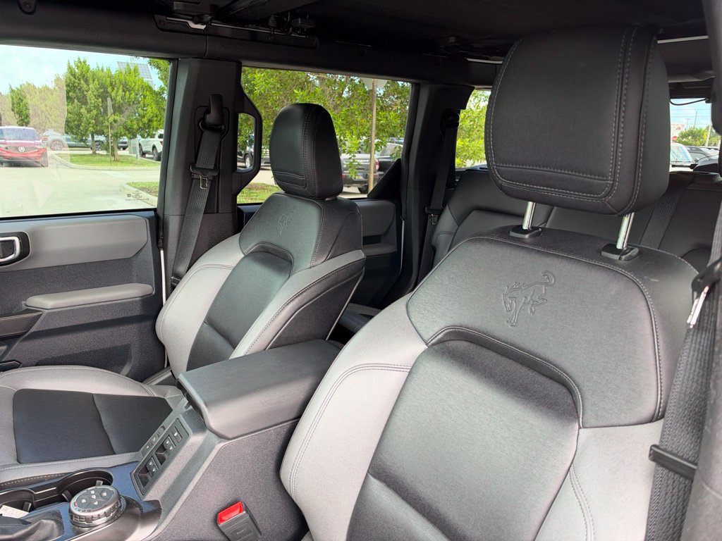 Used 2023 Ford Bronco Big Bend w/ Sasquatch Package AWD/4WD image 10