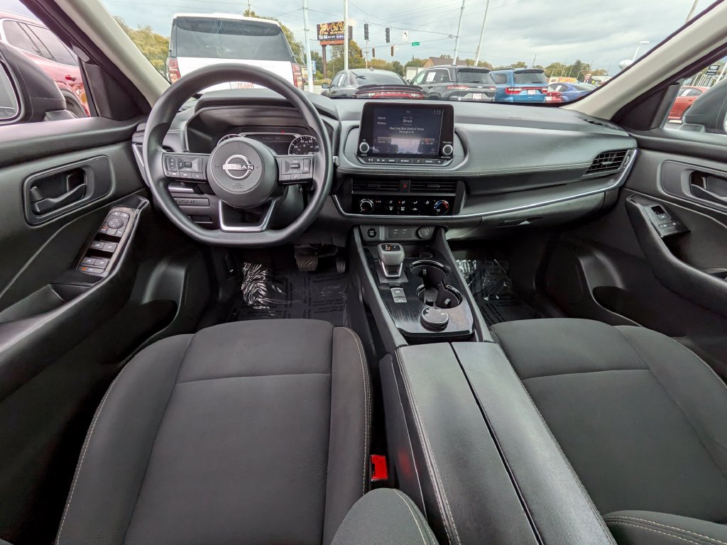 Used 2024 Nissan Rogue S AWD/4WD image 12