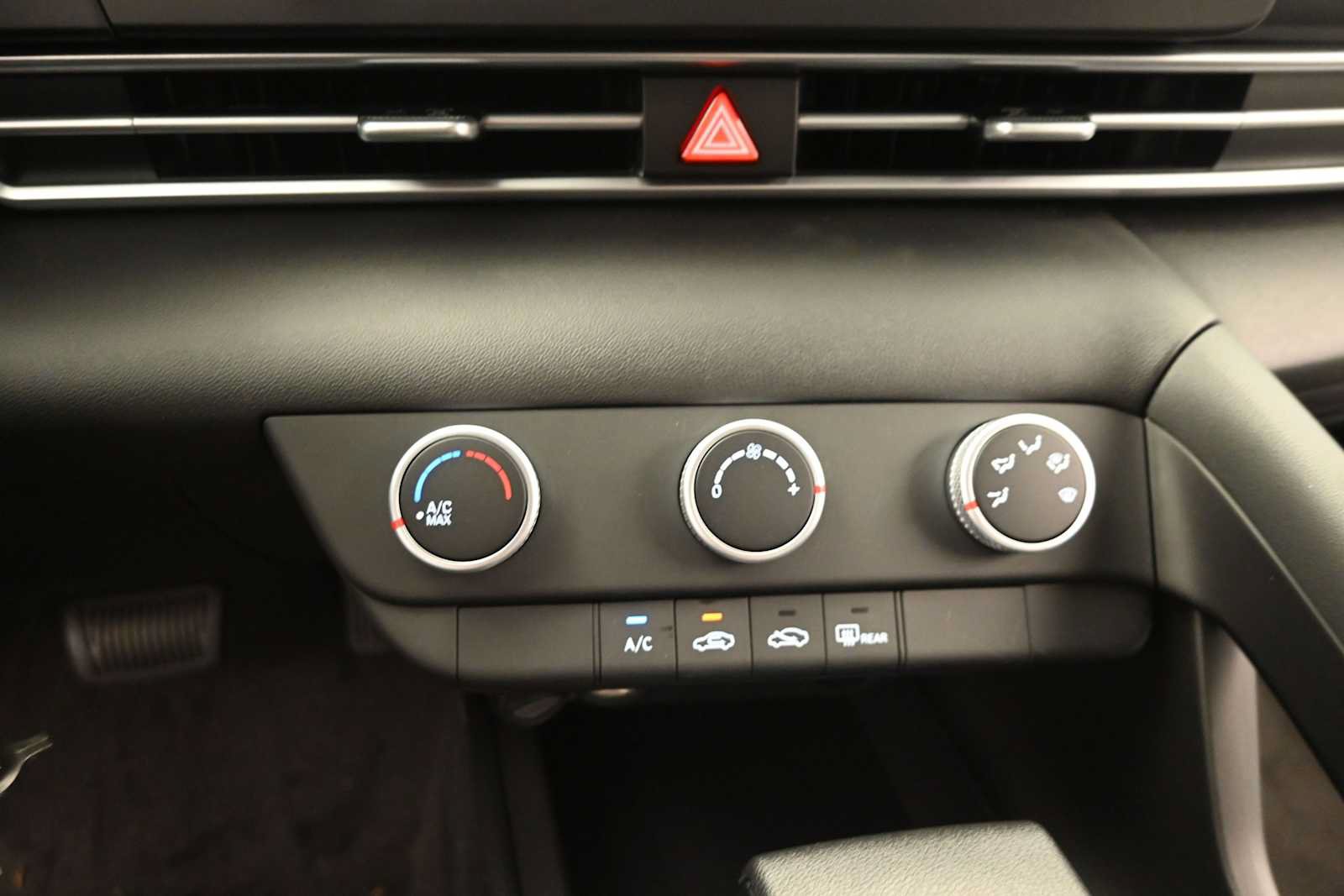 New 2026 Hyundai Elantra SE FWD image 20