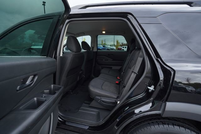 Used 2023 Nissan Pathfinder SV image 15