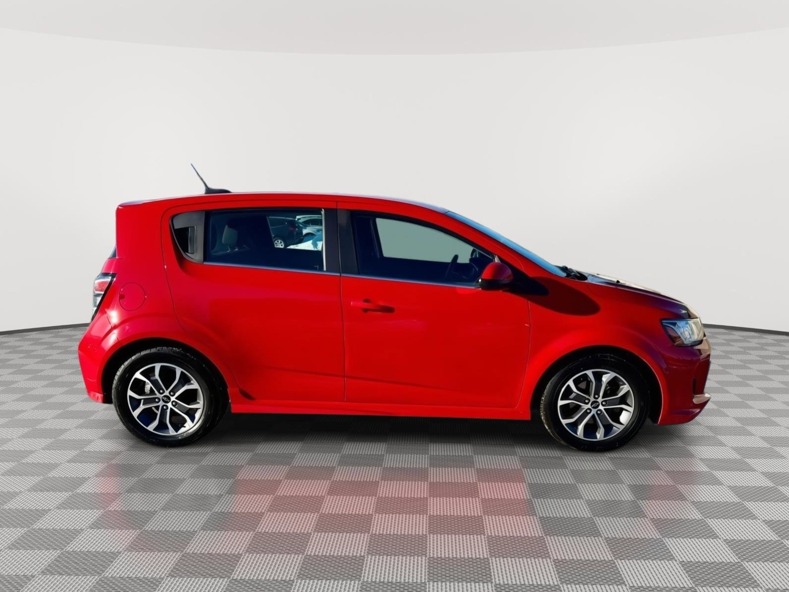 Used 2019 Chevrolet Sonic LT image 6
