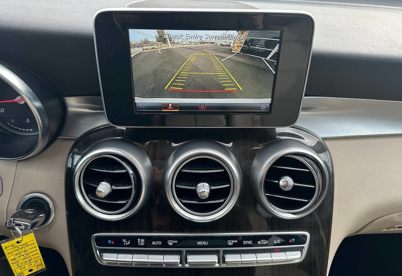 Used 2019 Mercedes-Benz GLC 300 w/ Premium Package image 28