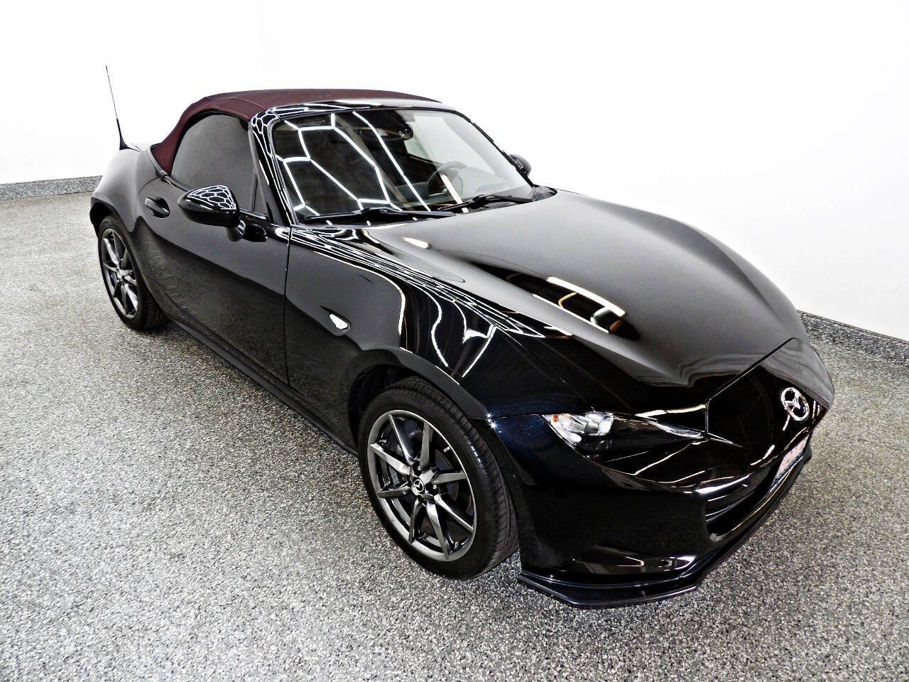 Used 2018 MAZDA MX-5 Miata Grand Touring RWD image 3