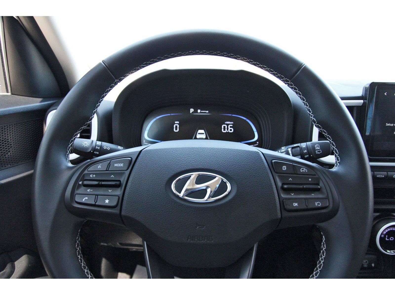 Used 2025 Hyundai Venue Limited image 16