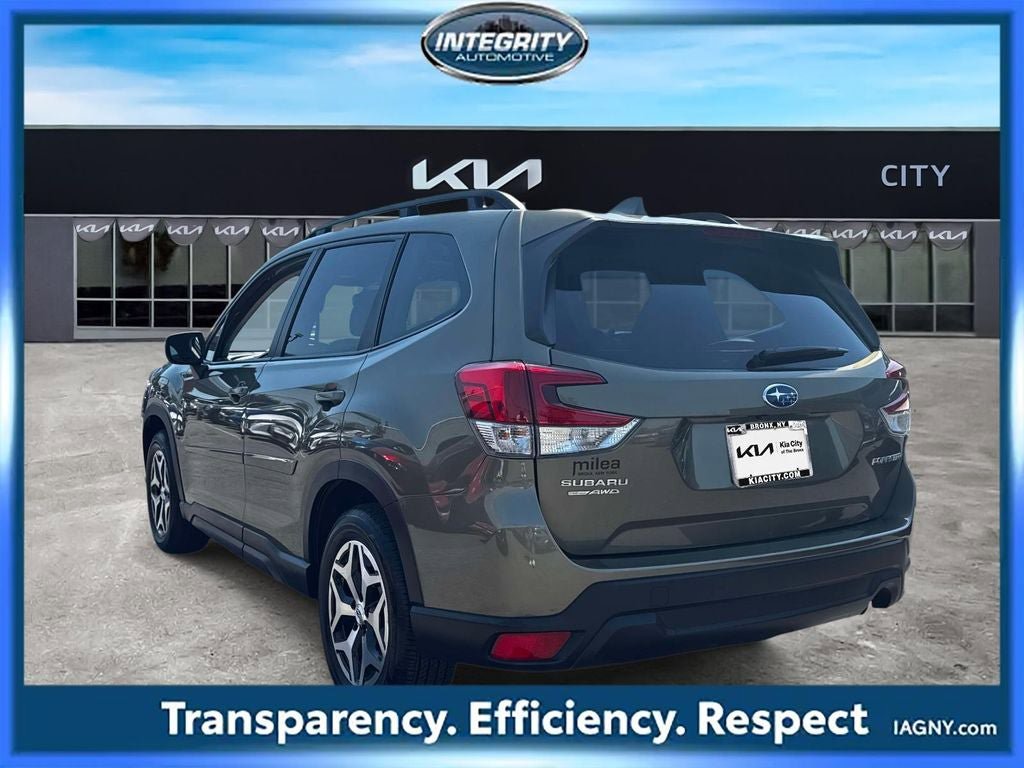 Used 2023 Subaru Forester Premium AWD/4WD image 5