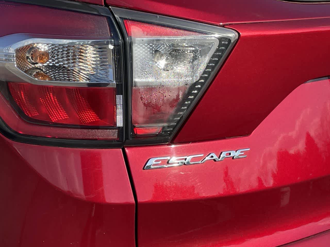 Used 2017 Ford Escape Titanium AWD/4WD image 36