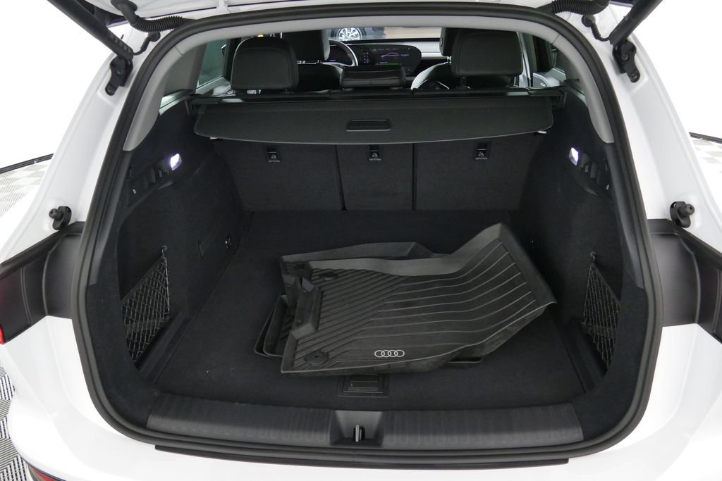 Certified 2025 Audi Q6 e-tron Premium w/ Convenience Package image 3