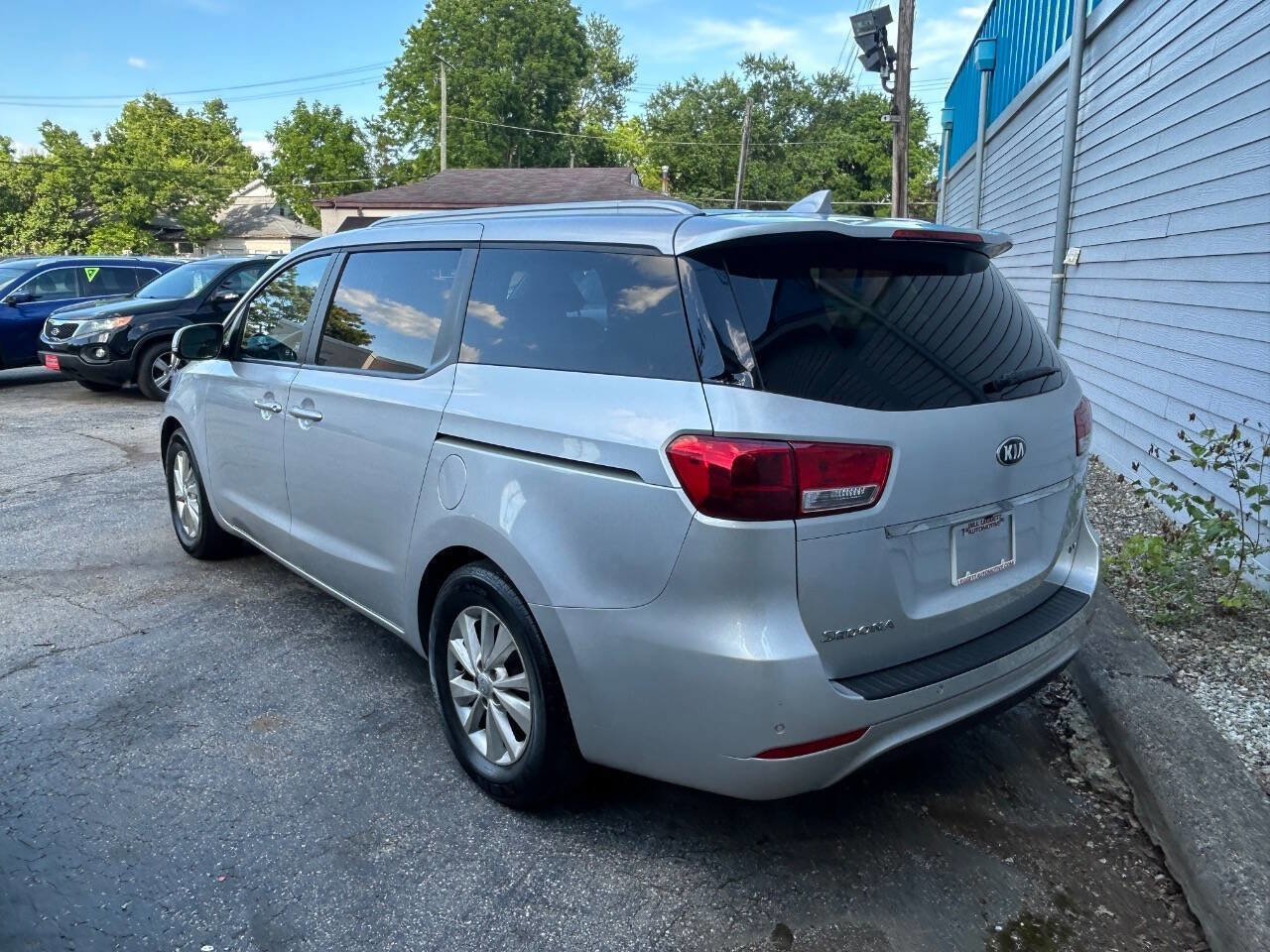 Used 2016 Kia Sedona LX w/ Option Group 020 FWD image 11