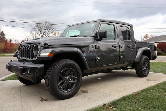 New 2025 Jeep Gladiator Sport AWD/4WD image 7