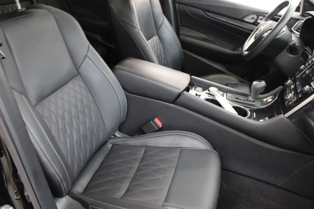 Used 2023 Nissan Maxima Platinum w/ Sport Mat Group FWD image 27