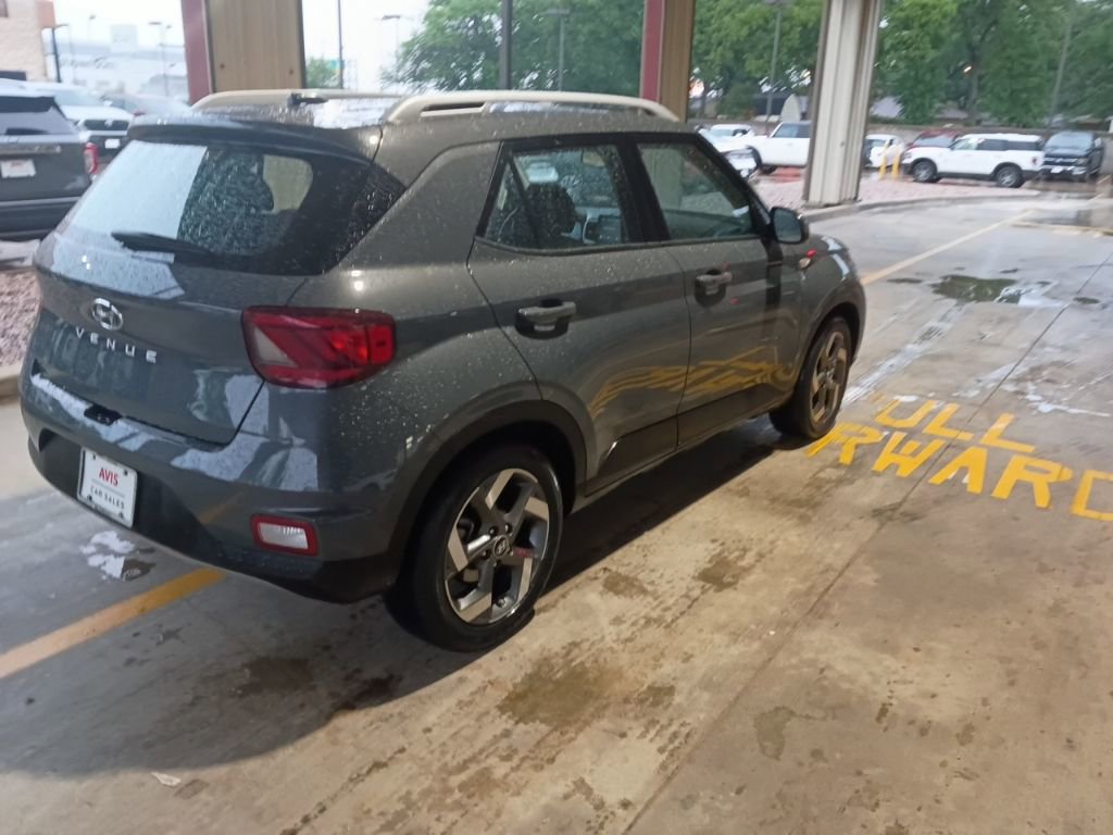 Used 2025 Hyundai Venue SEL FWD image 7