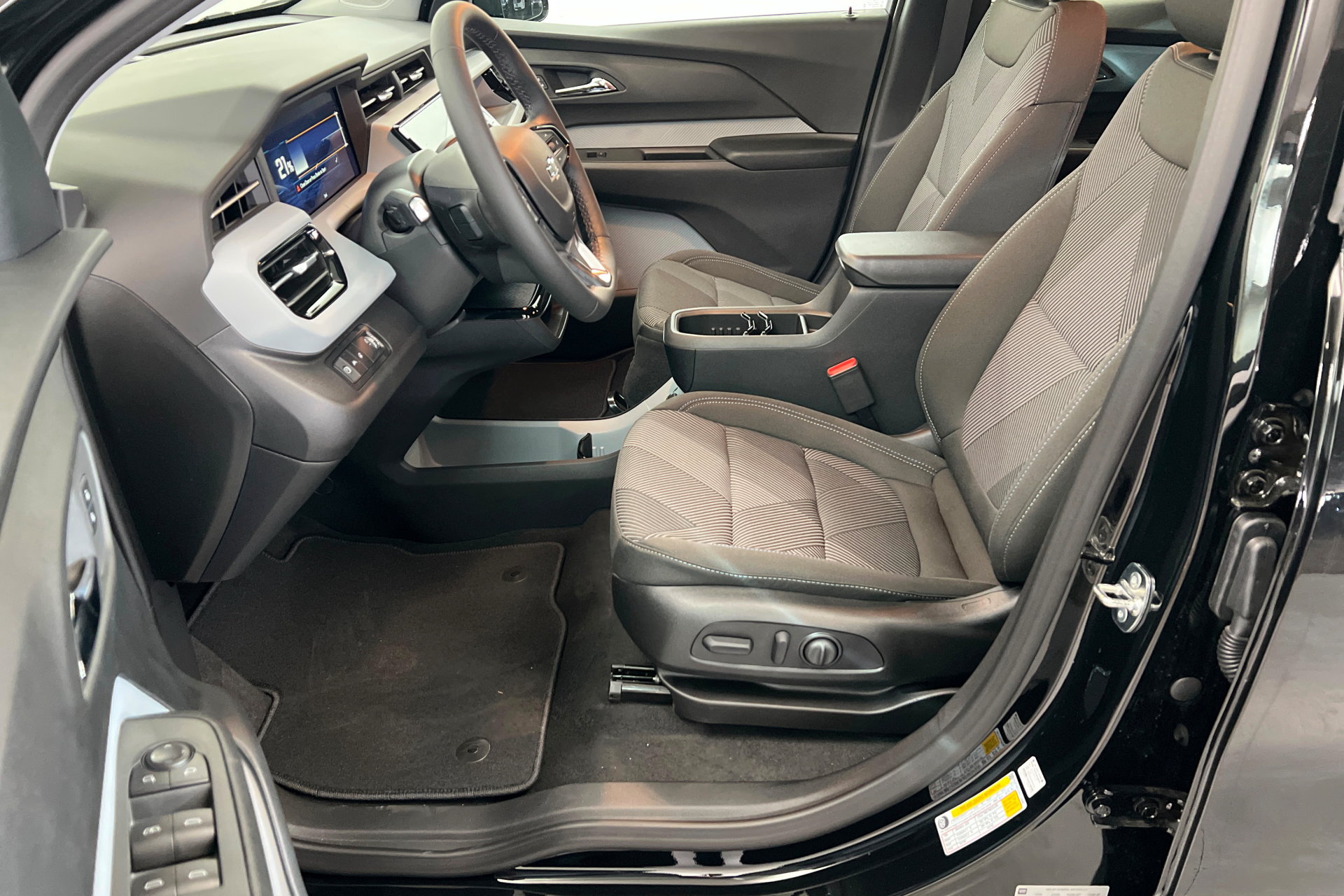 New 2027 Chevrolet Bolt LT w/ Comfort Package FWD image 18