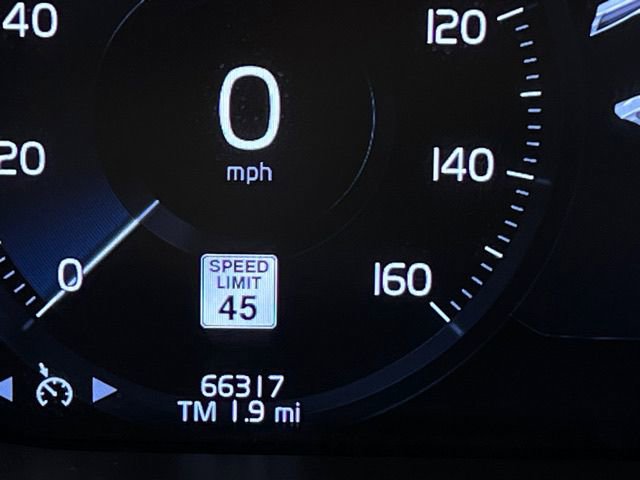 Used 2020 Volvo XC60 T5 Momentum w/ Protection Package Premier AWD/4WD image 20