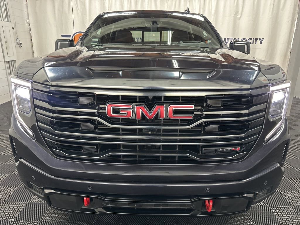 Used 2023 GMC Sierra 1500 AT4 w/ AT4 Premium Package AWD/4WD image 3