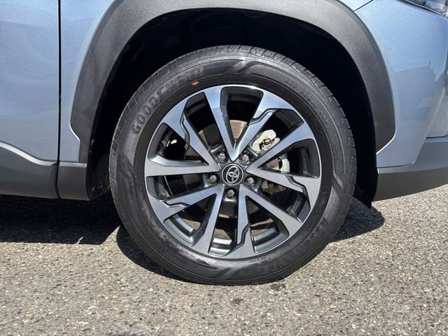 Used 2022 Toyota Corolla Cross XLE w/ Convenience Package AWD/4WD image 27
