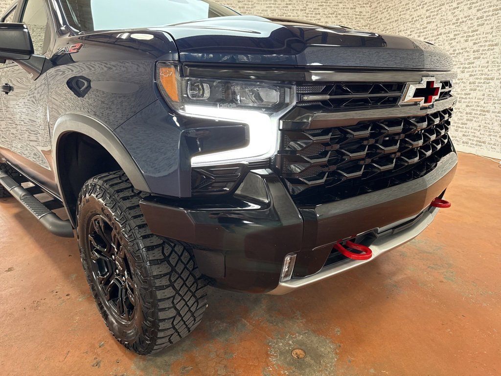 Used 2023 Chevrolet Silverado 1500 ZR2 w/ Technology Package image 10