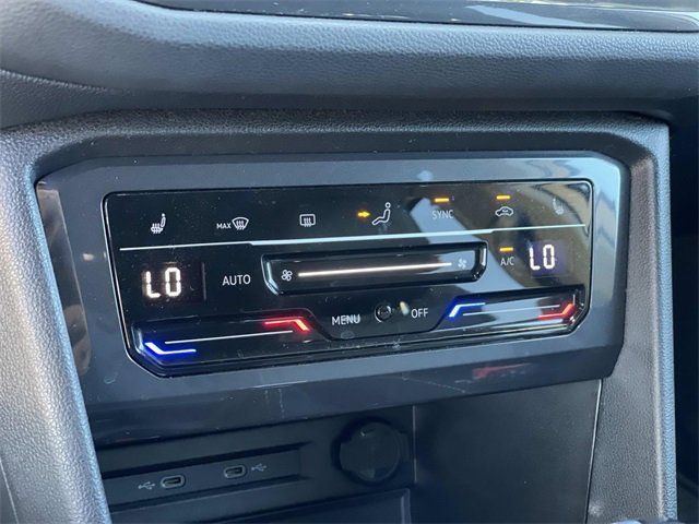 Used 2022 Volkswagen Tiguan SE image 15