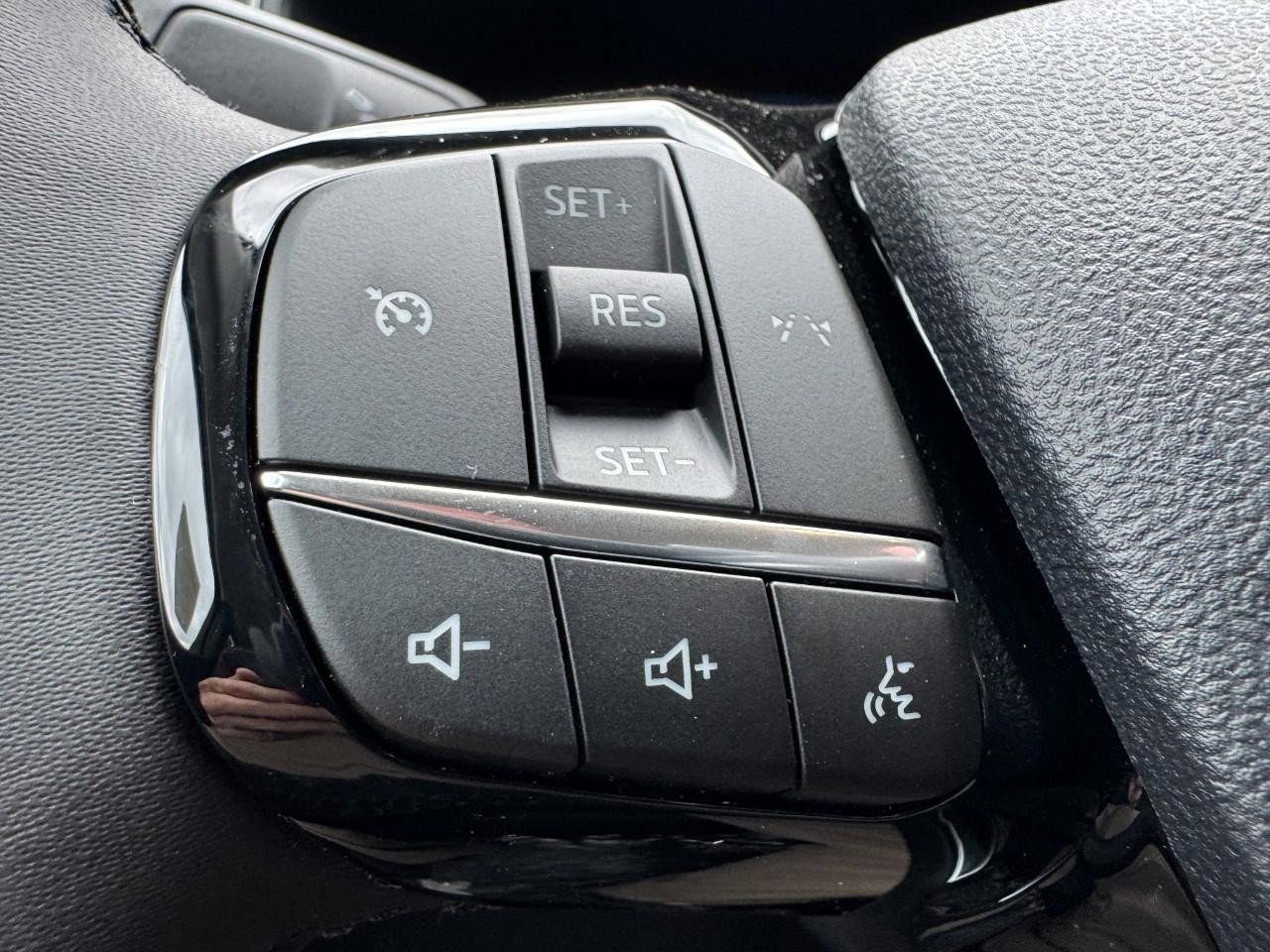 New 2025 Ford Escape Active w/ Cold Weather Package image 11