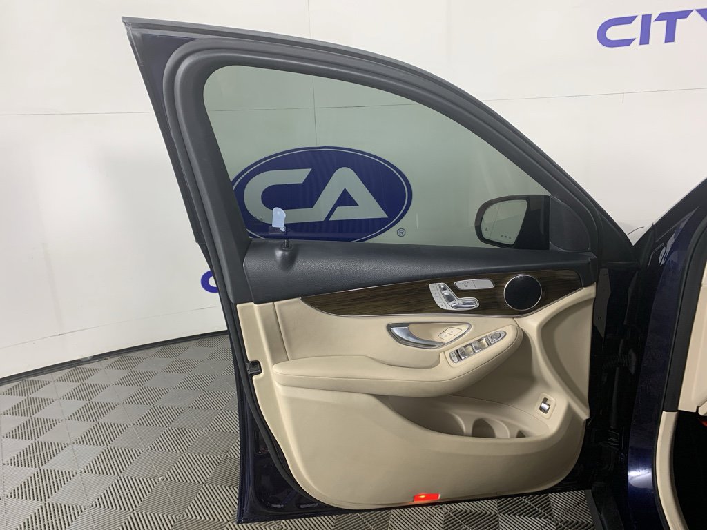 Used 2021 Mercedes-Benz GLC 300 image 14