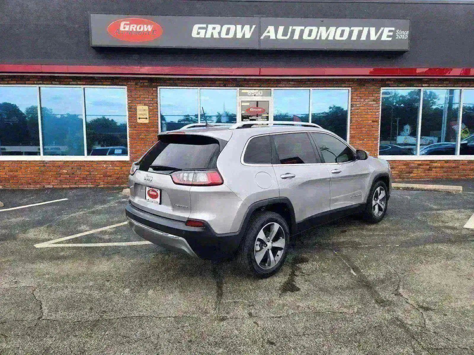 Used 2019 Jeep Cherokee Limited image 9