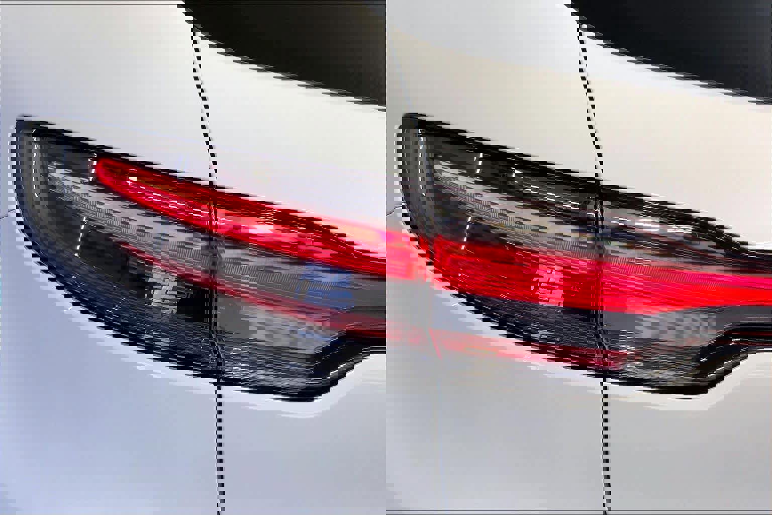 Used 2025 Porsche Macan image 30