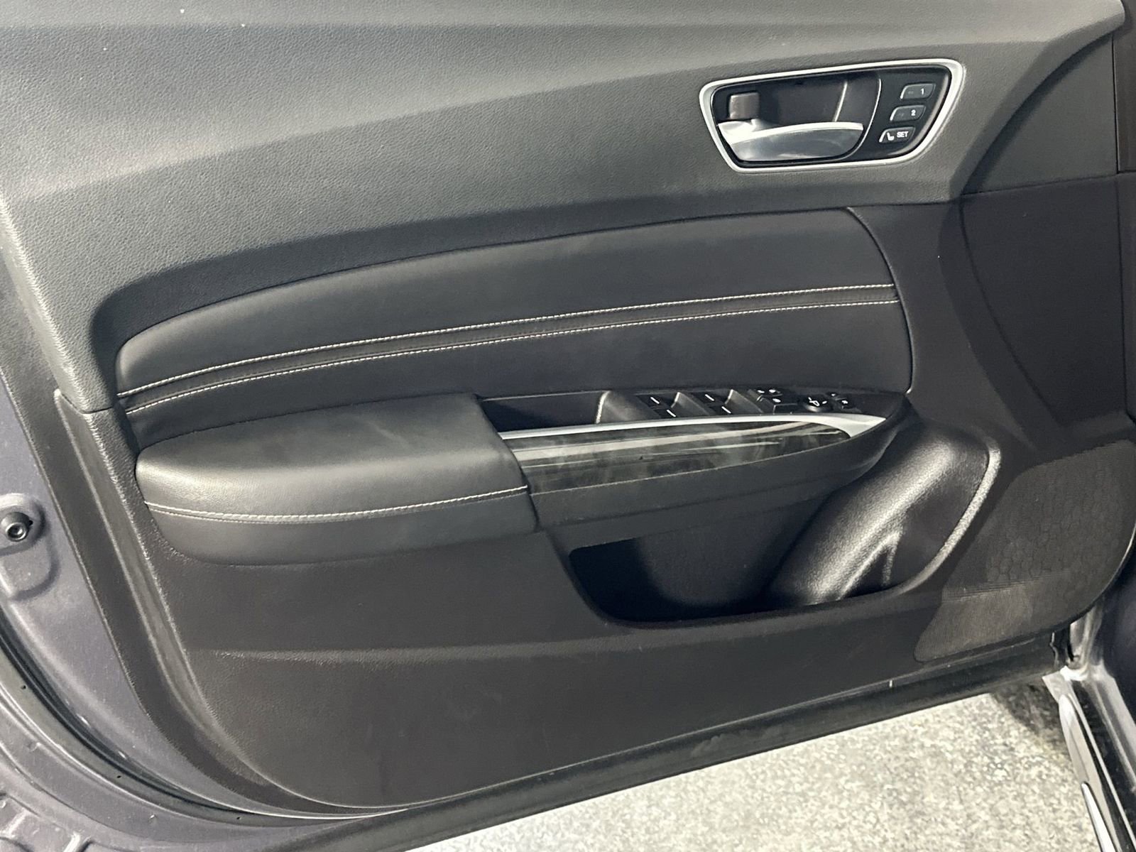 Used 2020 Acura TLX V6 w/ Technology Package image 29